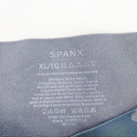 SPANX Look At Me Now Sage Camo Cropped Shaping Leggings Black Camo XL - Picture 7 of 8